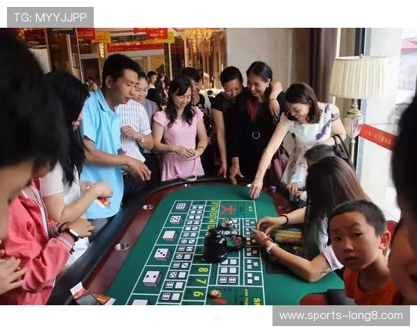 百家乐荷官在游戏中的角色与职责分析提升游戏体验与确保公平公正的关键因素